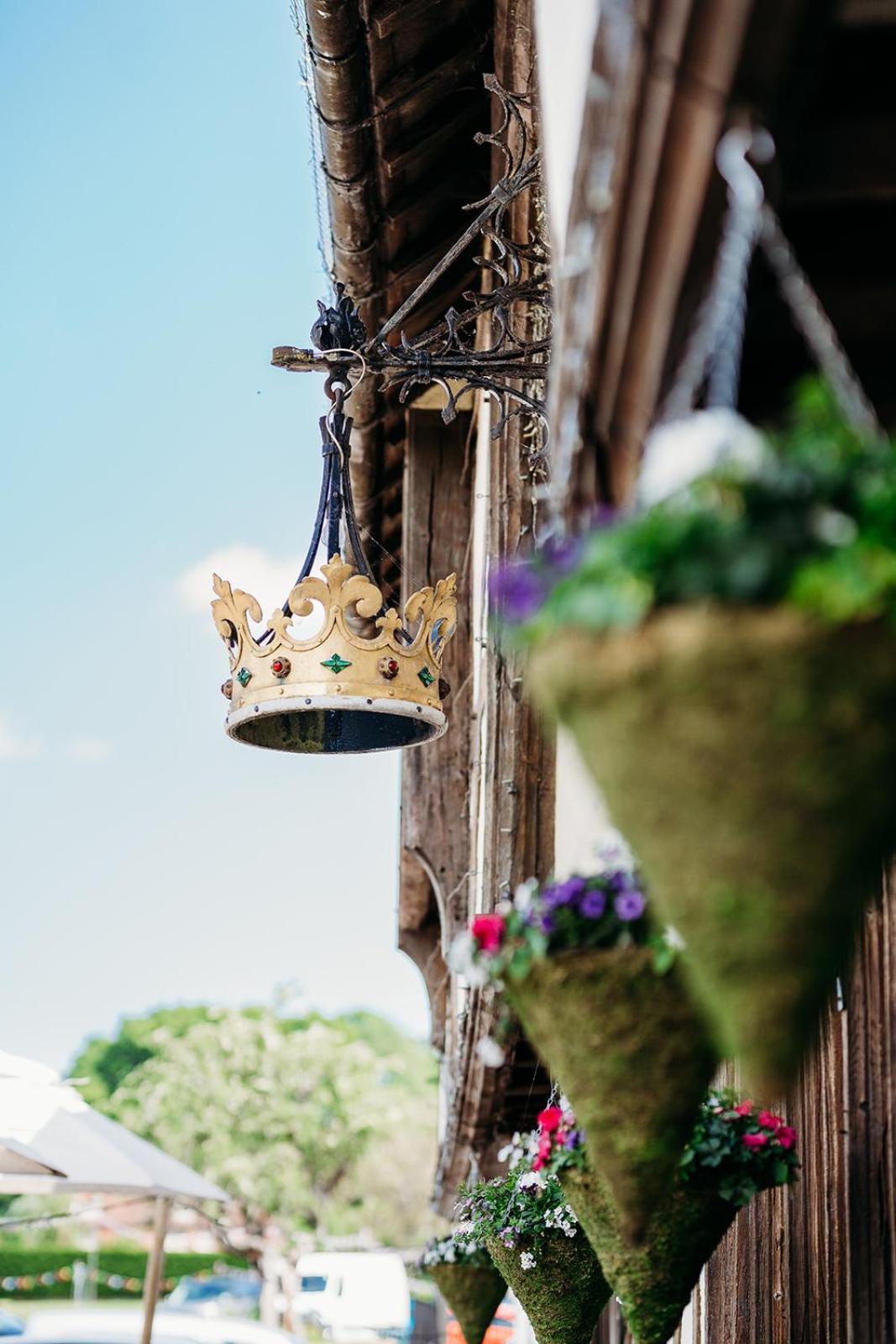 The Crown Inn Chiddingfold Exteriör bild