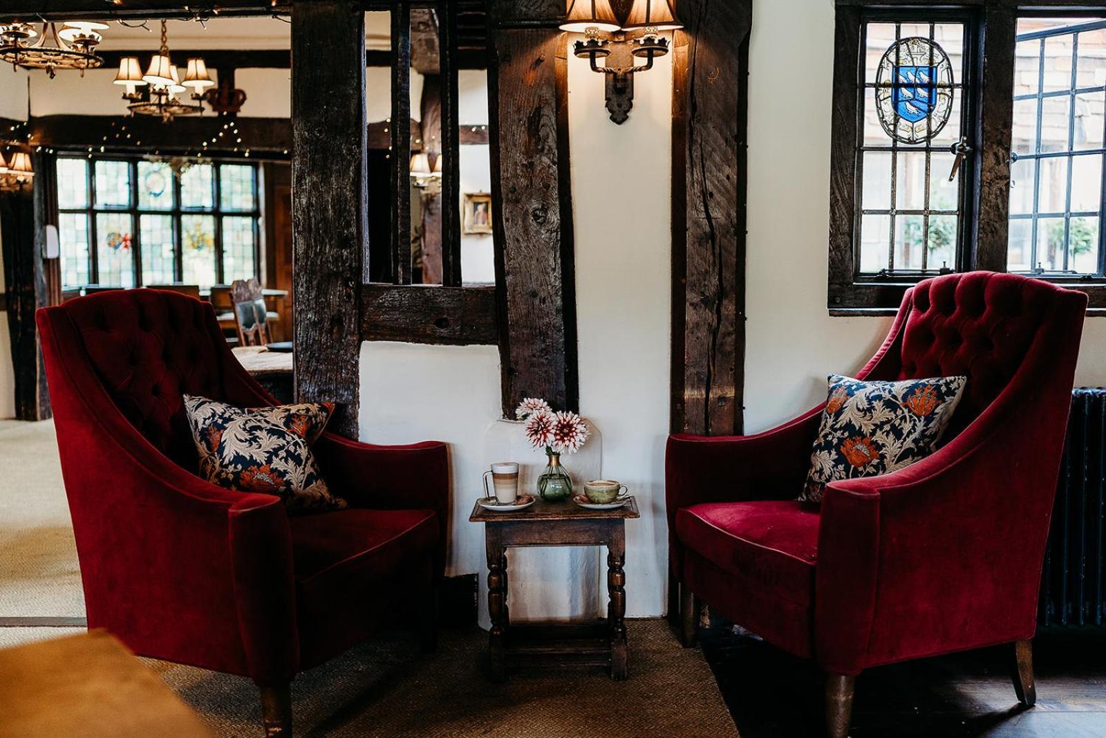 The Crown Inn Chiddingfold Exteriör bild