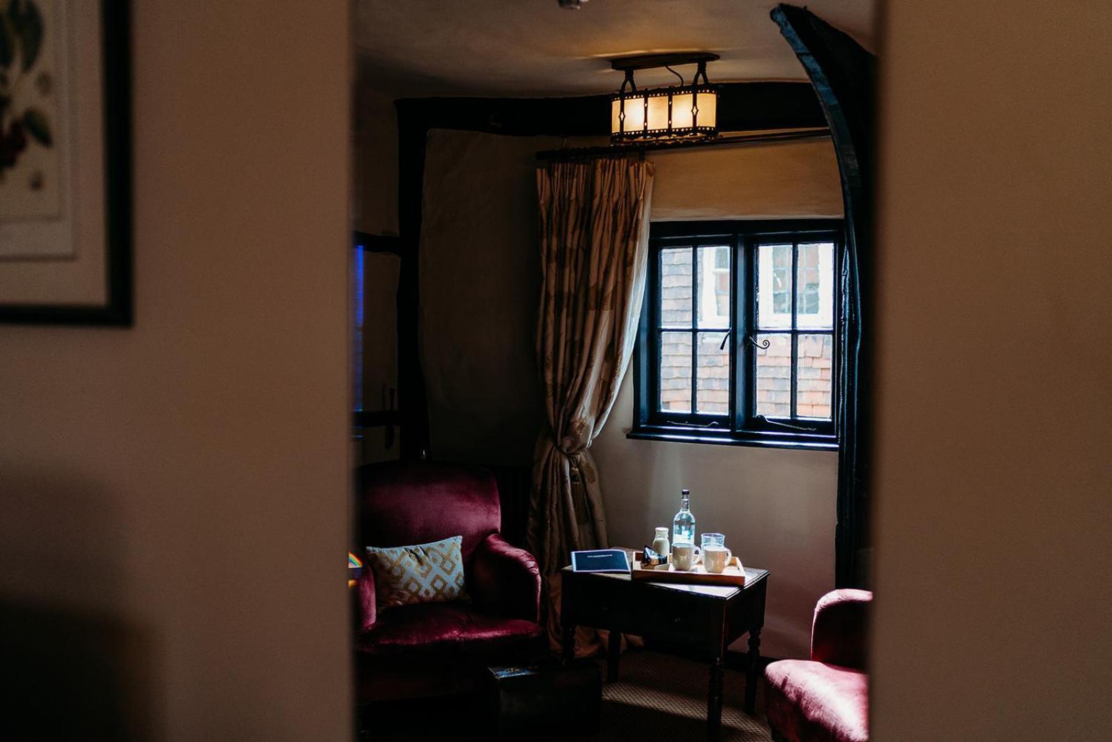 The Crown Inn Chiddingfold Exteriör bild
