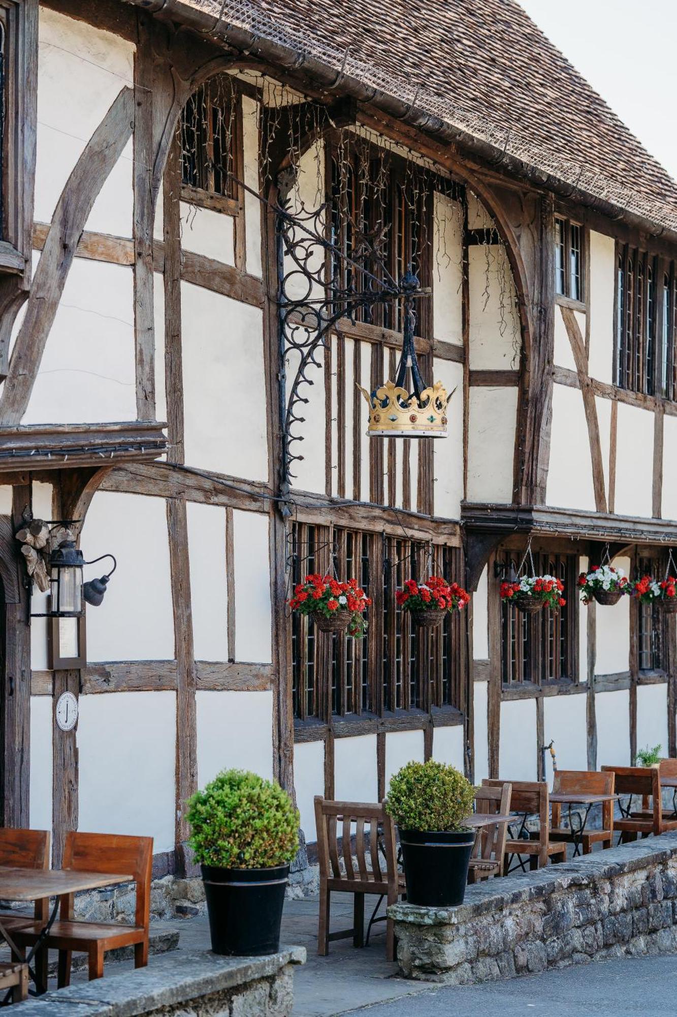 The Crown Inn Chiddingfold Exteriör bild